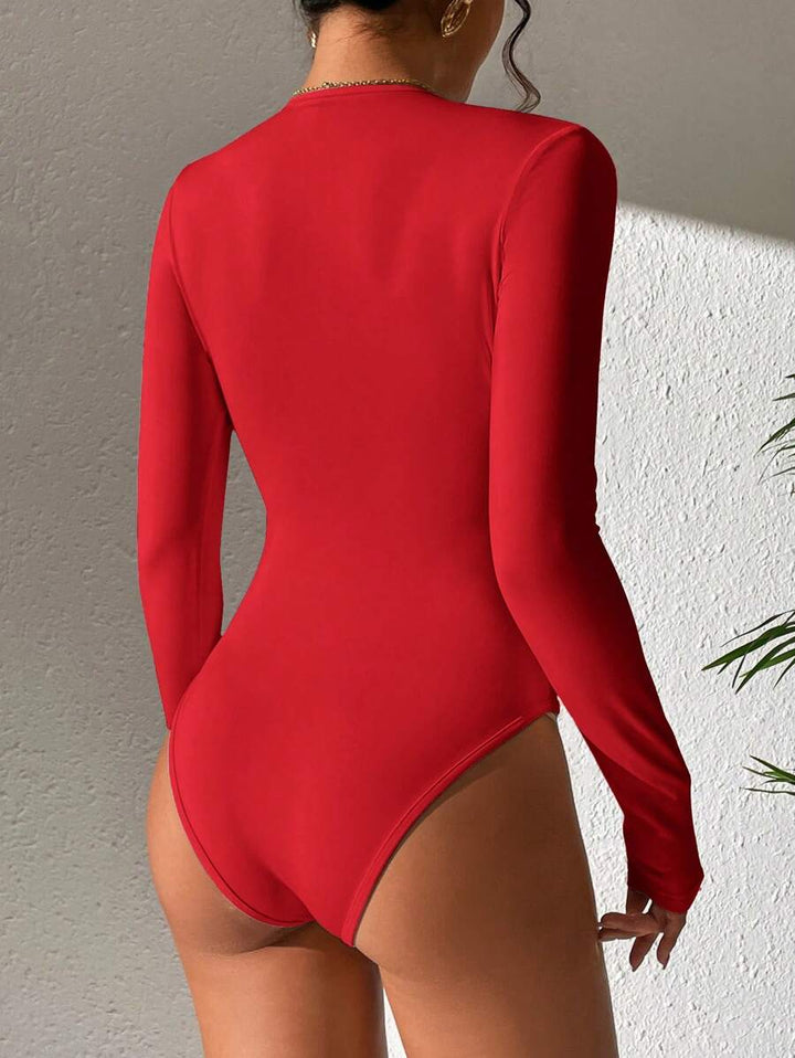 PETITE | Crew Neck Long Sleeve Fitted Bodysuit
